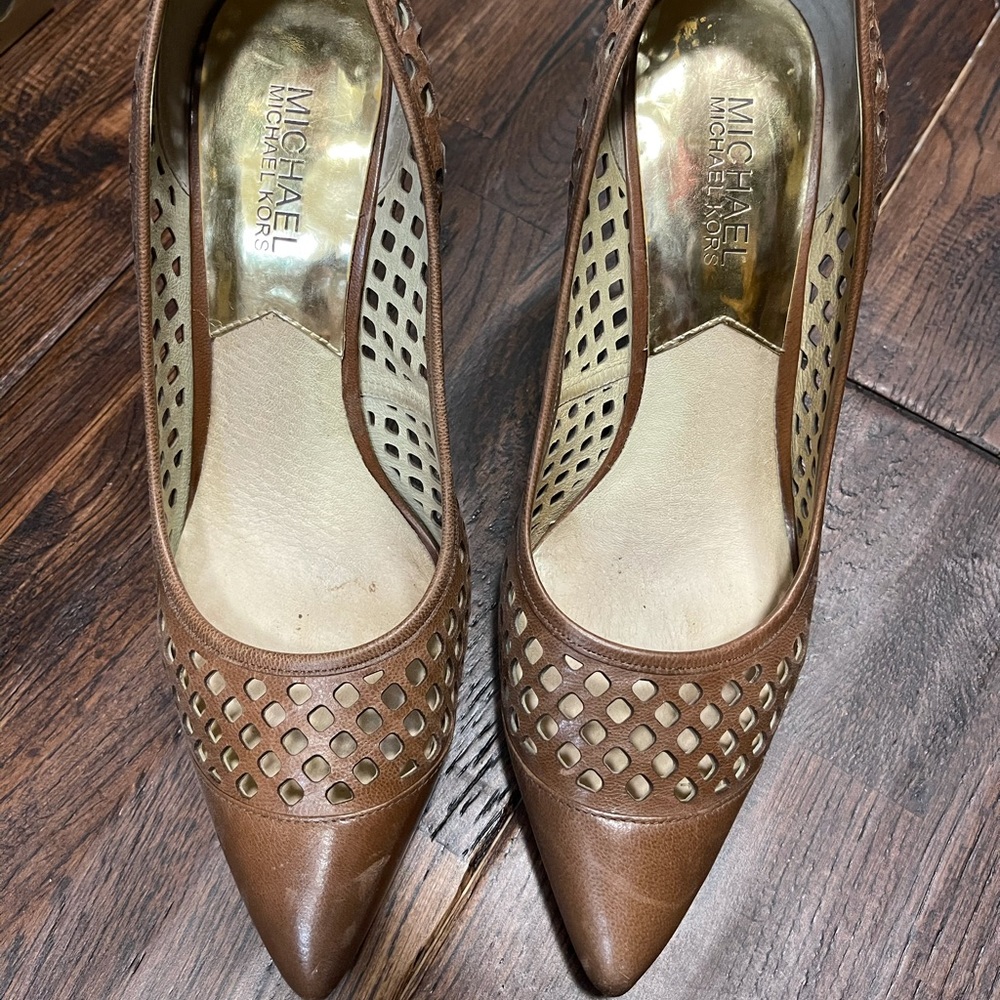 Beautiful 4 inch cutout heel